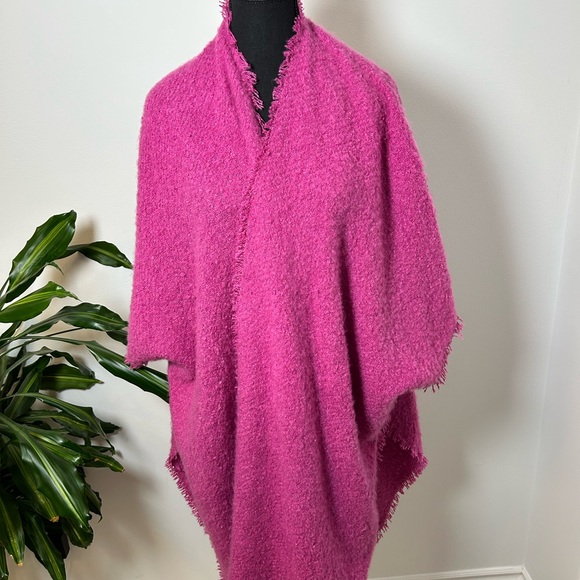 NWT Free Threads hot pink shawl - Picture 6 of 8